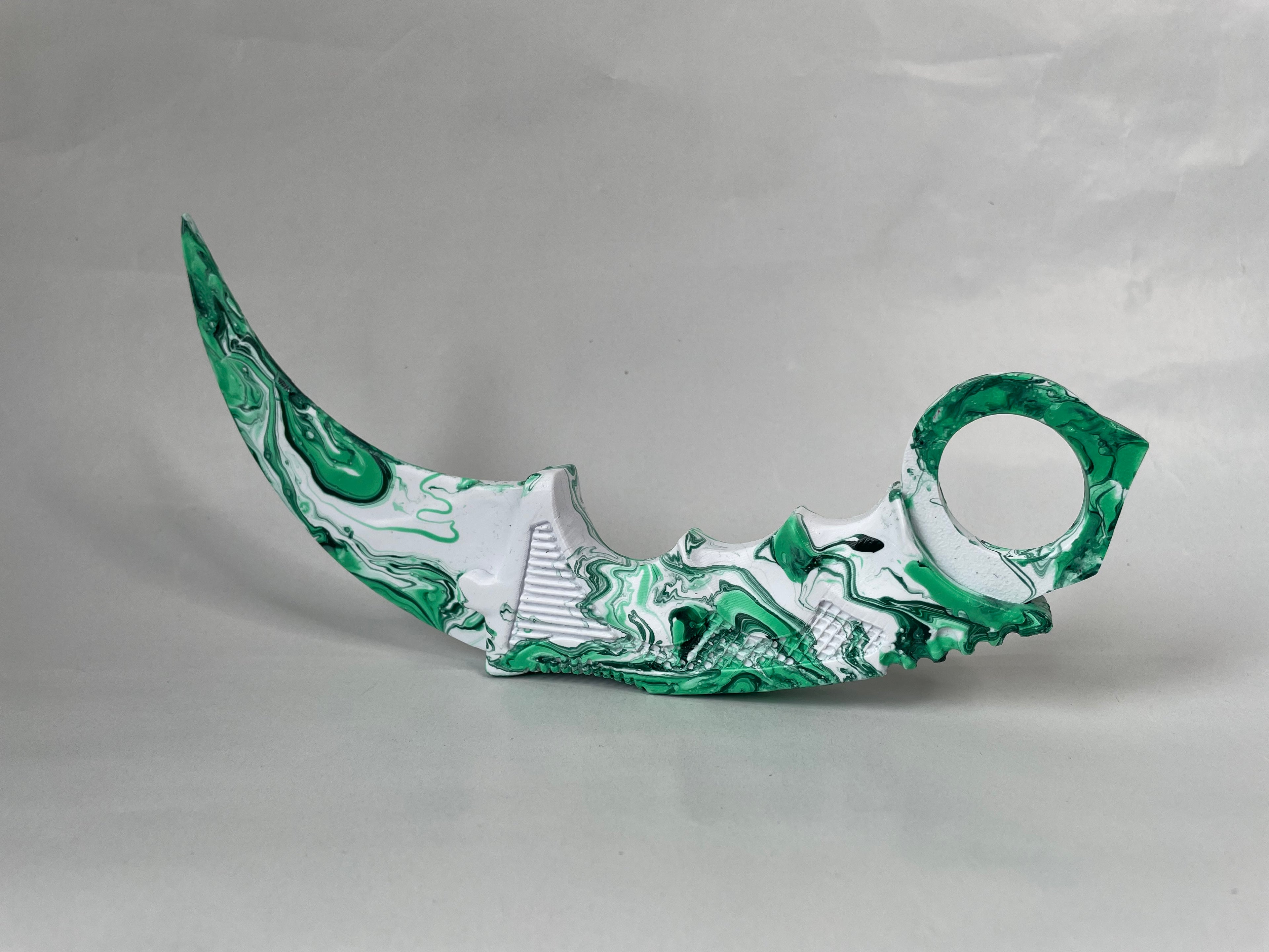 Dekorativ Marmorert Karambit #02